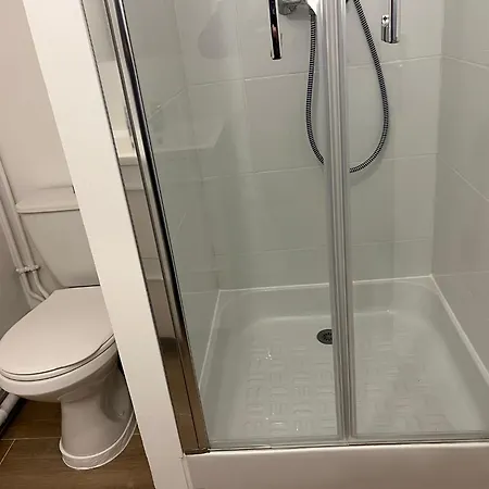 Apartment Studio Complet Renove Wifi Et Parking Le Port-Marly
